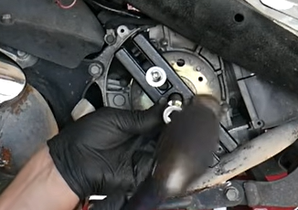 Flywheel aligned over the Woodruff key and tightened with a torque wrench