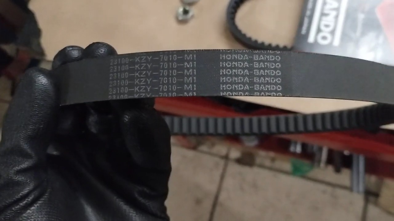 Inspection of clutch shoe lining wear and secondary pulley friction faces